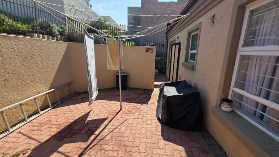 3 Bedroom Property for Sale in Island View Western Cape